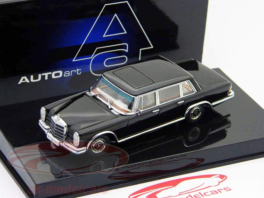 メルセデス·ベンツ タイプ 600 SWB 黒 1:43 オートアート