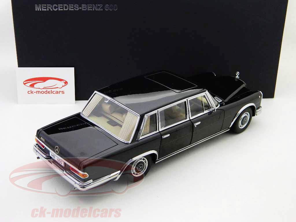 Mercedes-Benz 600 SWB (W100) Pullman AutoArt noir / blanc 1:18