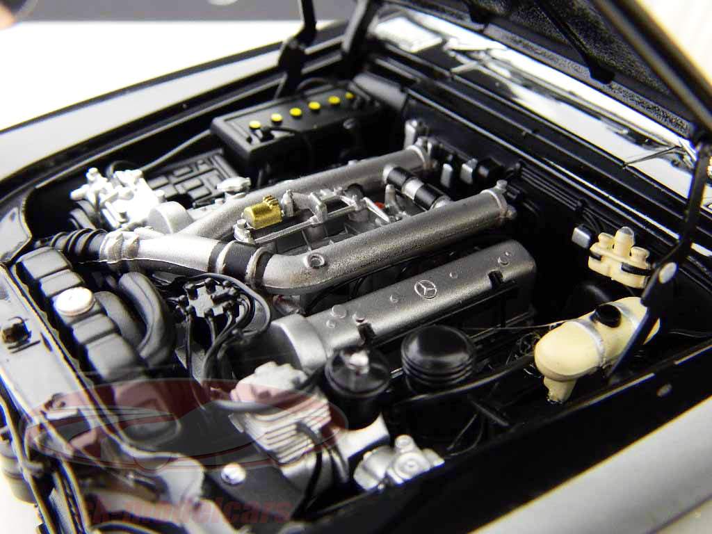 Mercedes-Benz 600 SWB (W100) Pullman nero / nero 1:18 AutoArt