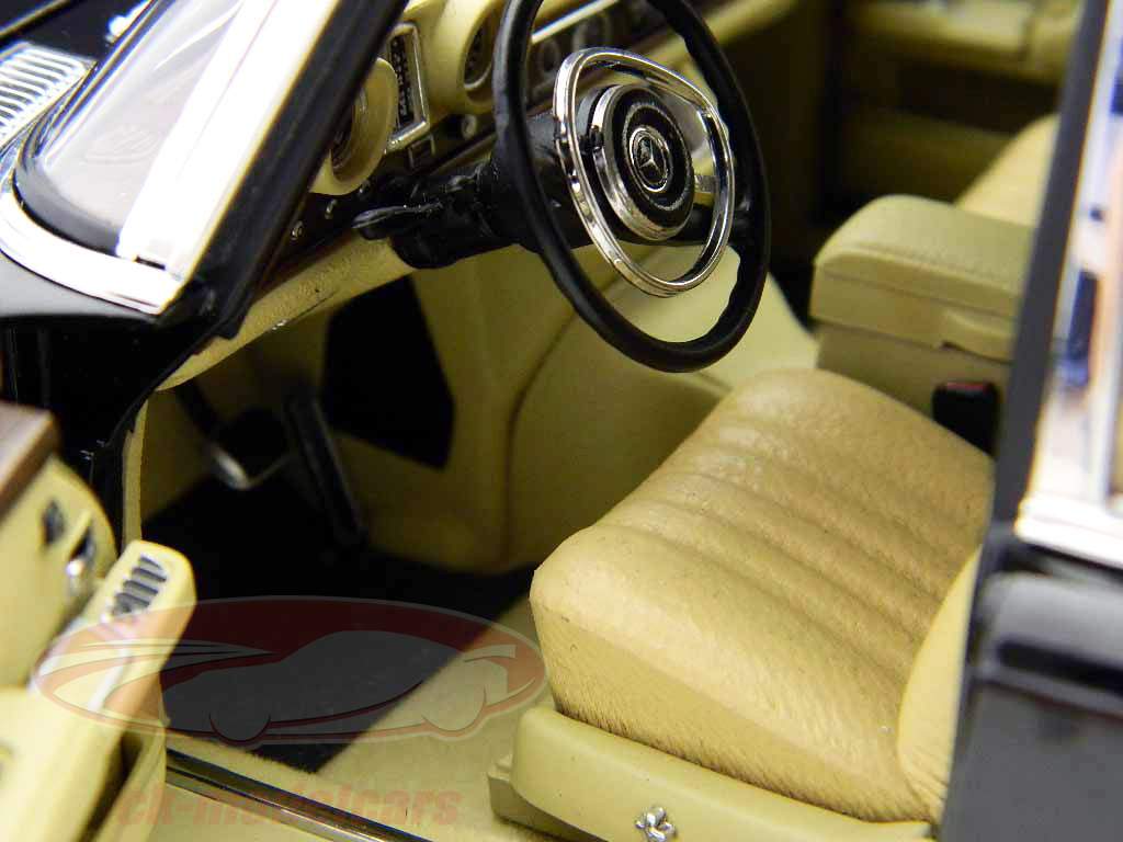 Mercedes-Benz 600 SWB (W100) Pullman nero / nero 1:18 AutoArt
