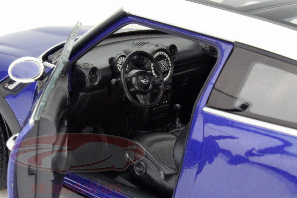 Mini Cooper S Paceman Год 2014 синий / белый 1:24 Welly