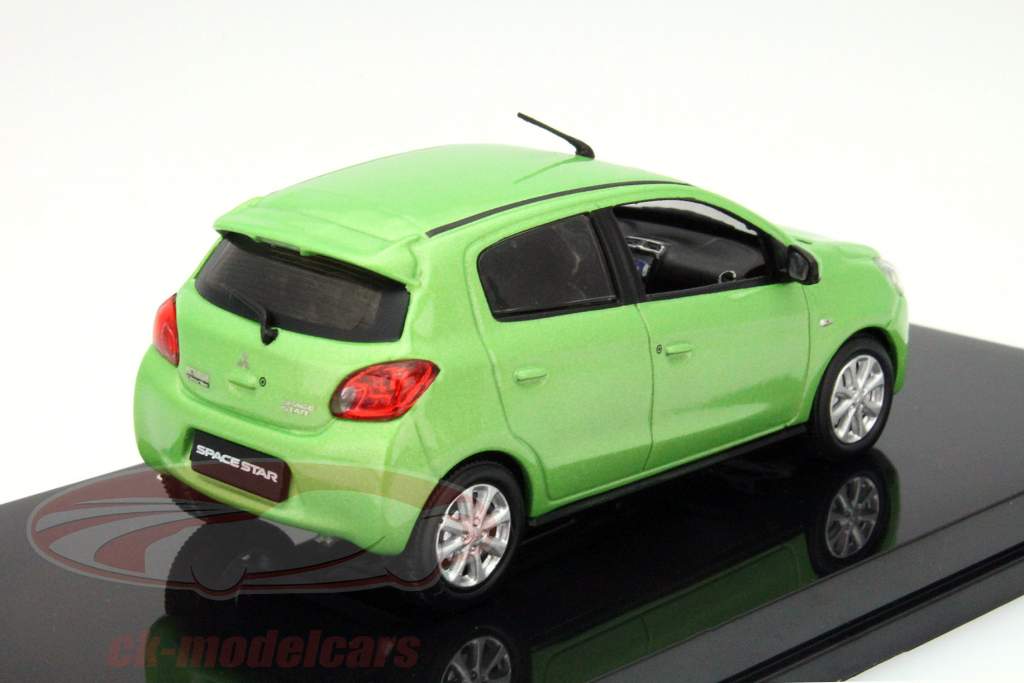 Mitsubishi Space Star 年 2010 緑色 1:43 SunStar