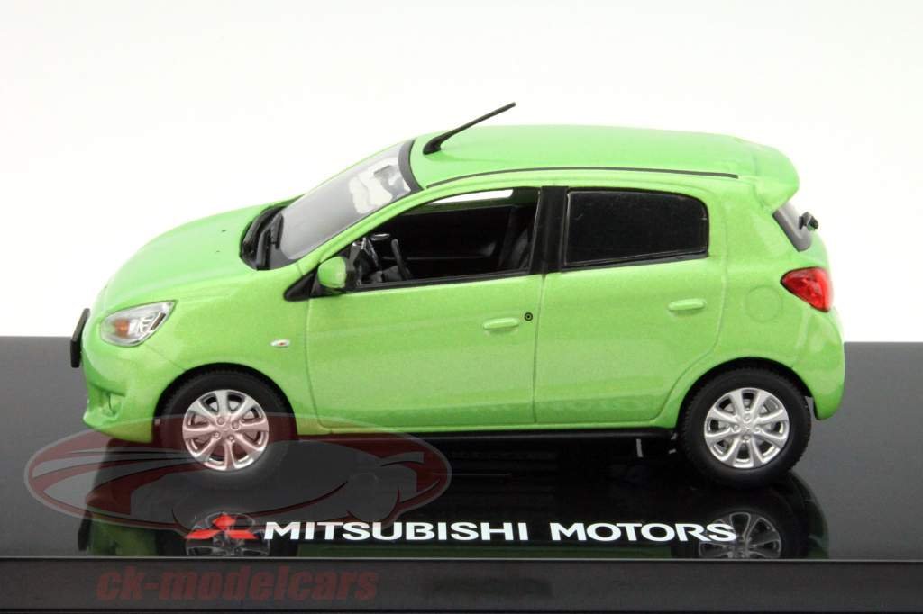 Mitsubishi Space Star Ano 2010 verde 1:43 SunStar