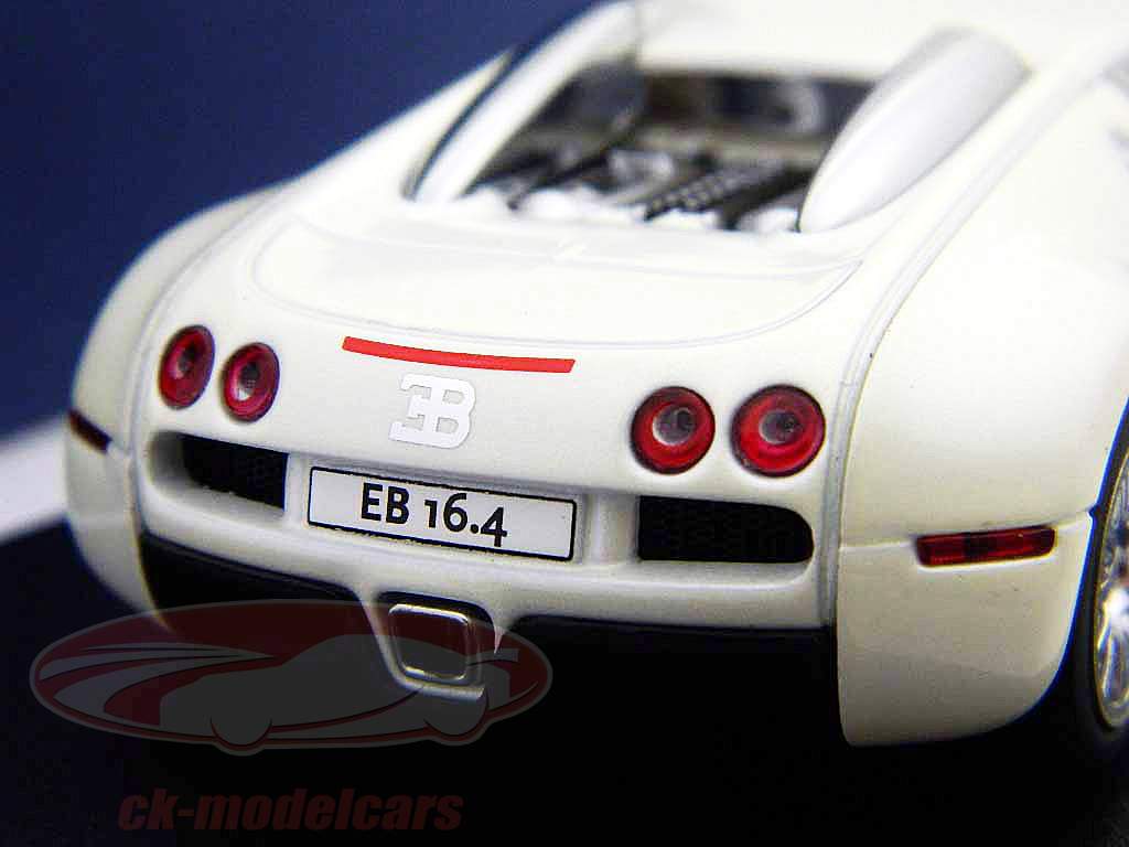 Bugatti EB 16.4 Veyron iceblue bleu glace / perle 1:43 AutoArt