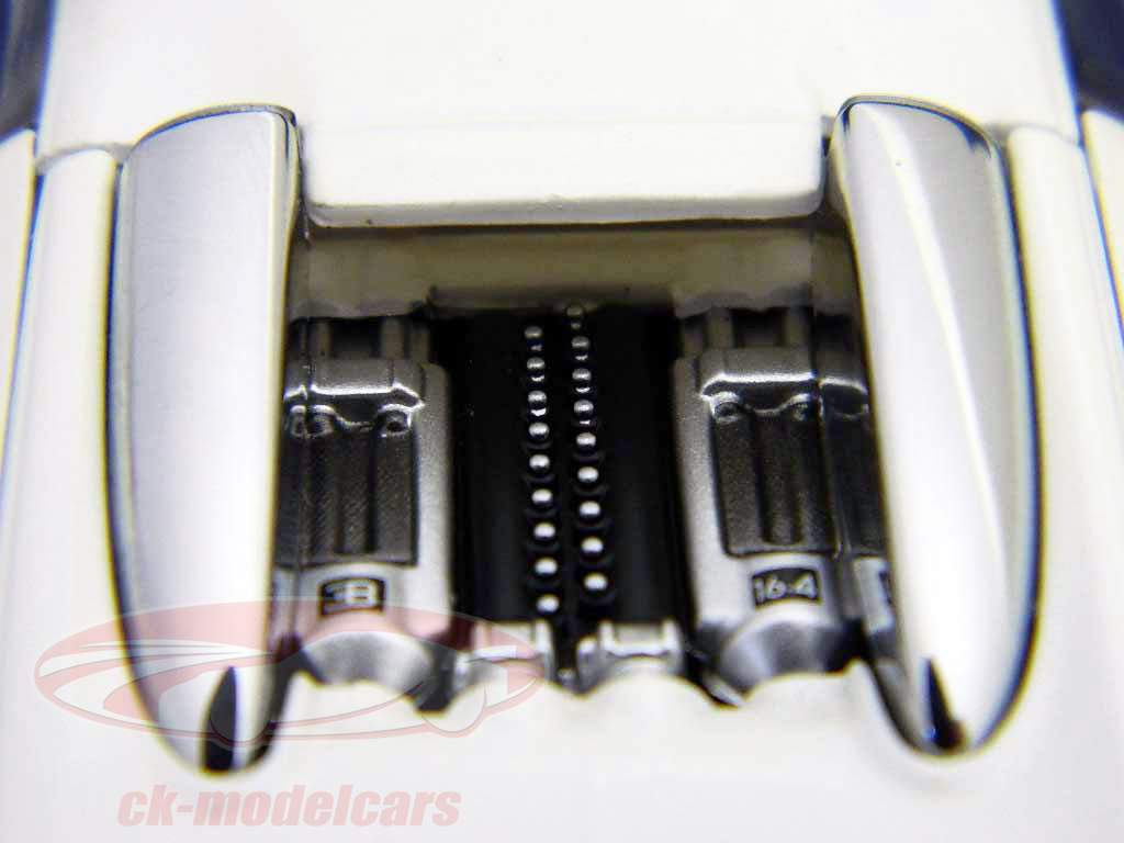 Bugatti EB 16.4 Veyron eisblau / pearl iceblue  1:43 AutoArt