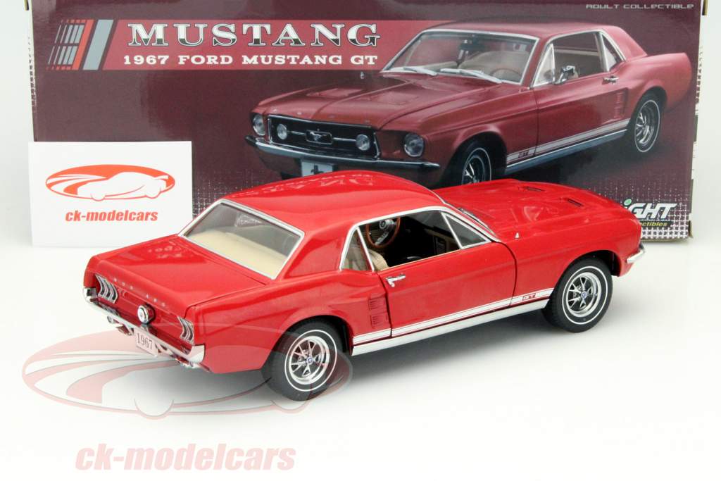 Ford Mustang GT Год 1967 красный 1:18 Greenlight