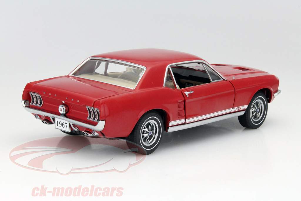 Ford Mustang GT Год 1967 красный 1:18 Greenlight
