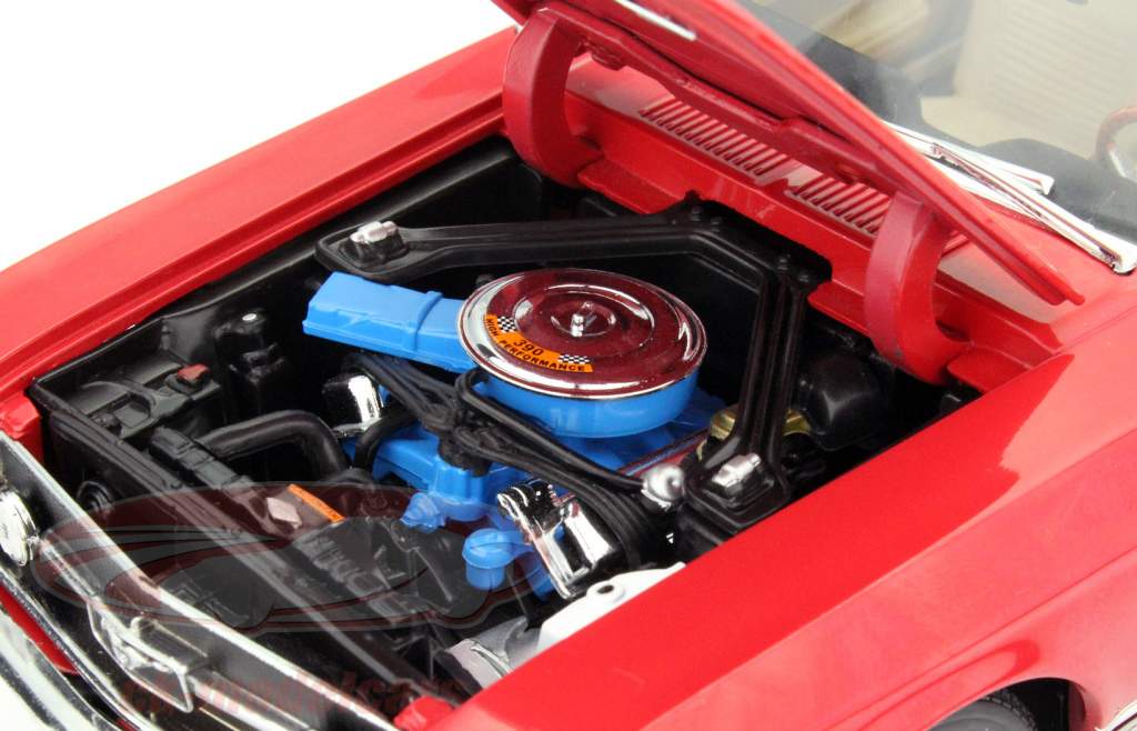 Ford Mustang GT Год 1967 красный 1:18 Greenlight