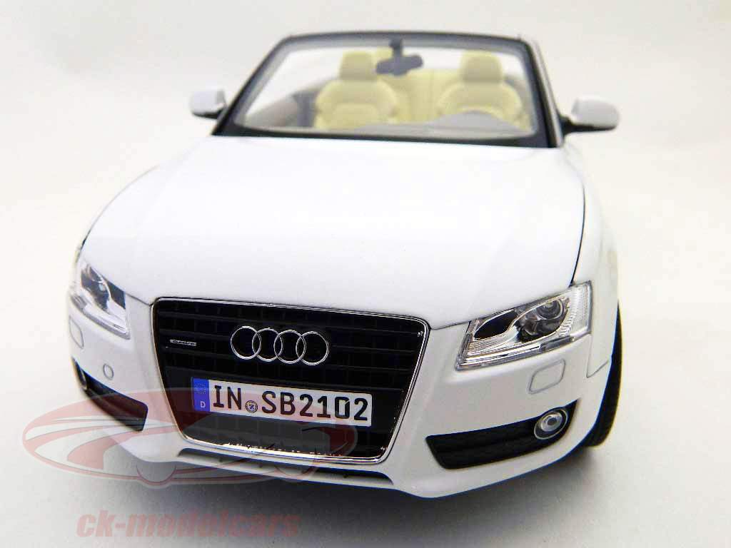 アウディA5カブリオレ白/白Bjに。2010 1時18ノレブ