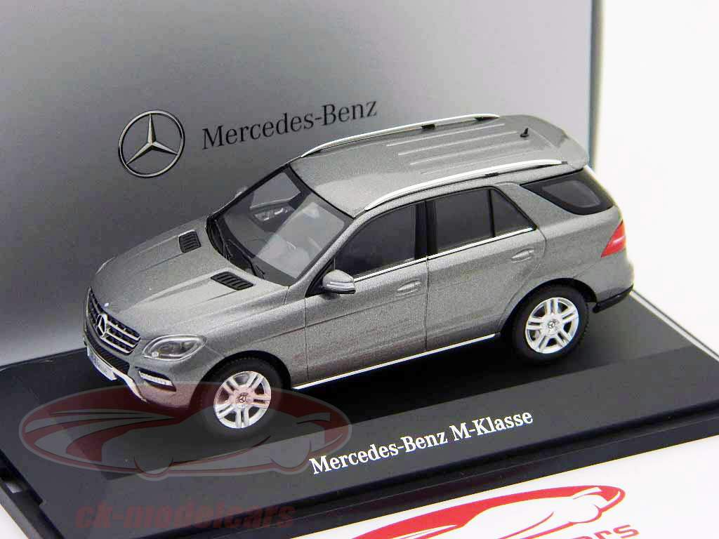 Mercedes-Benz ML-Class silver 1:43 Minichamps