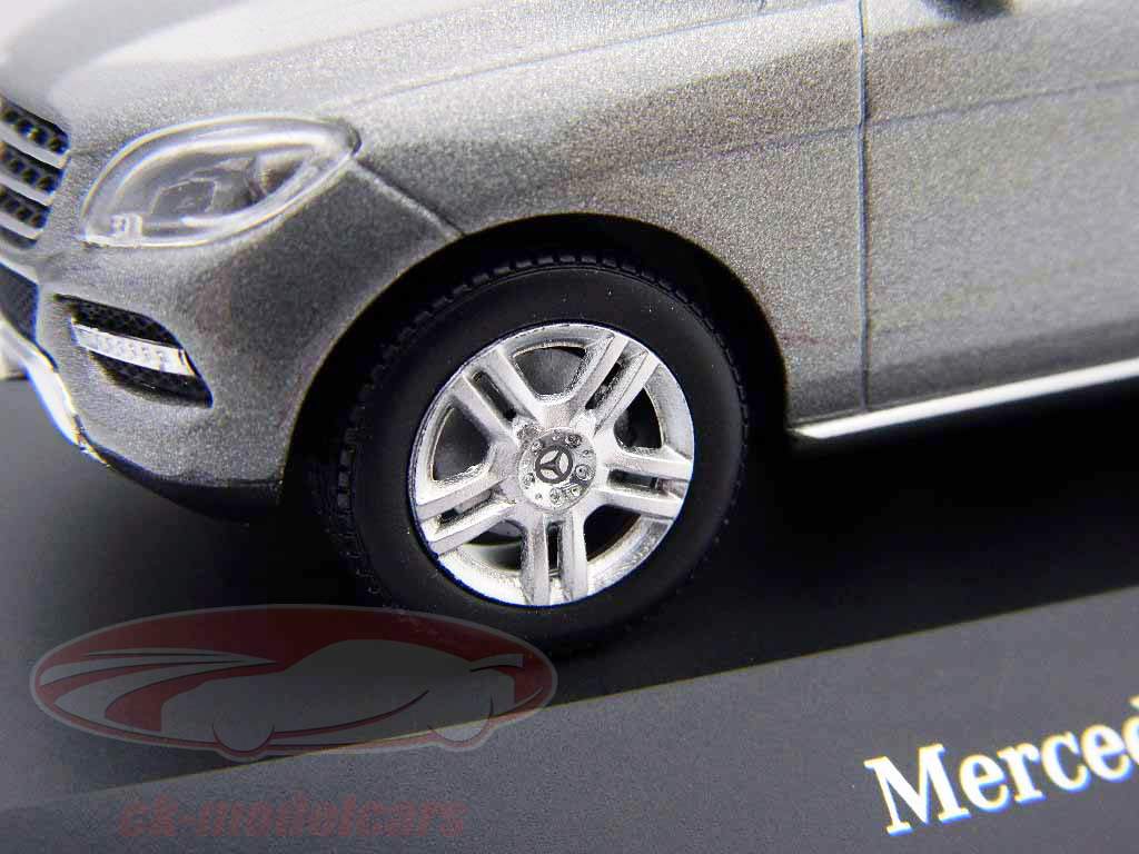 Mercedes-Benz ML-Class silver 1:43 Minichamps