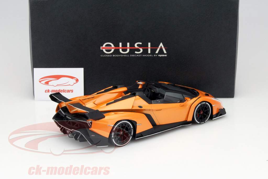 ラジコン　Lamborghini Veneno 1/18 スケール シルバー ラジコン Lamborghini Veneno 1/18 スケール シルバー ラジコン