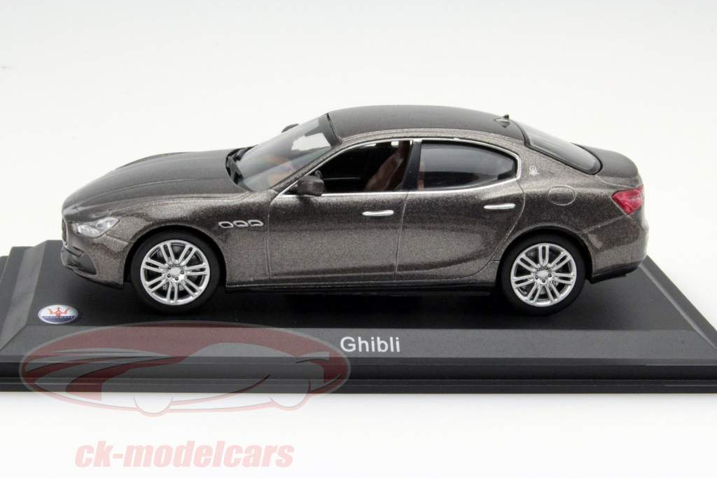 Maserati Ghibli braun metallic 1:43 WhiteBox