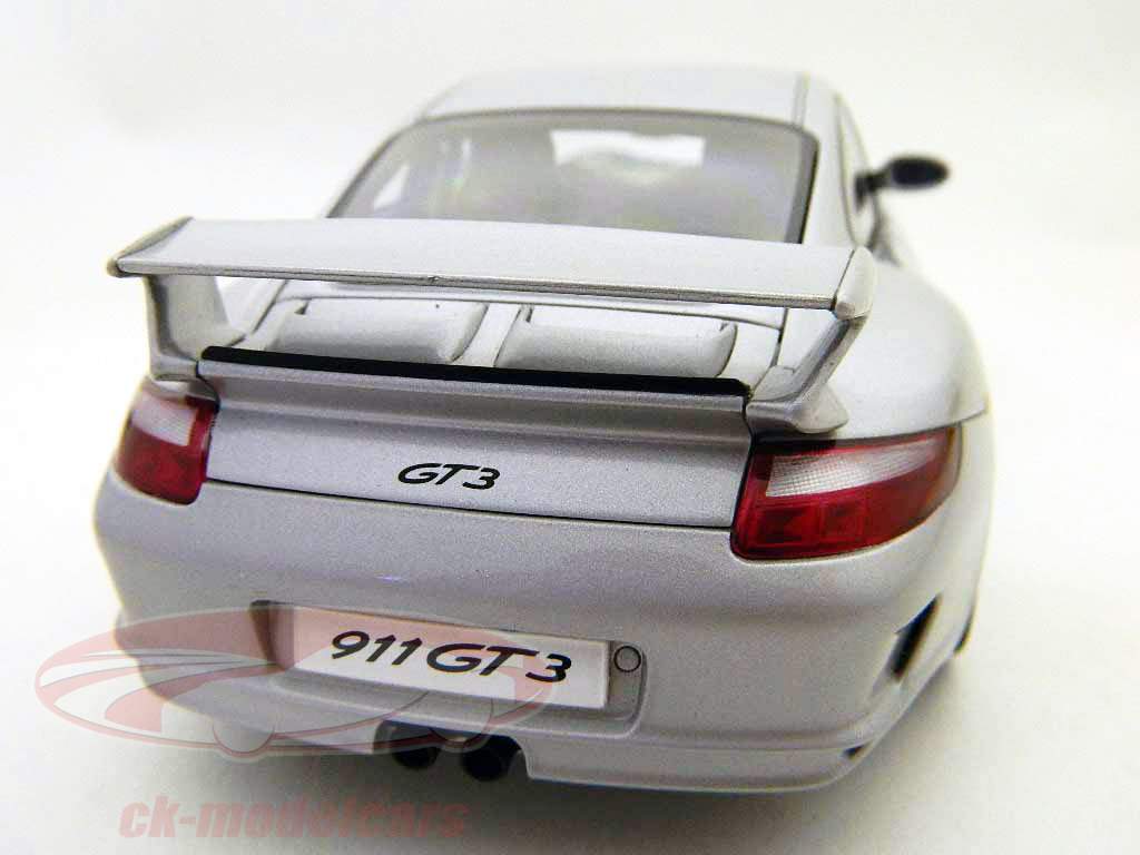 ポルシェ977 GT3銀/ 1時18オートアート