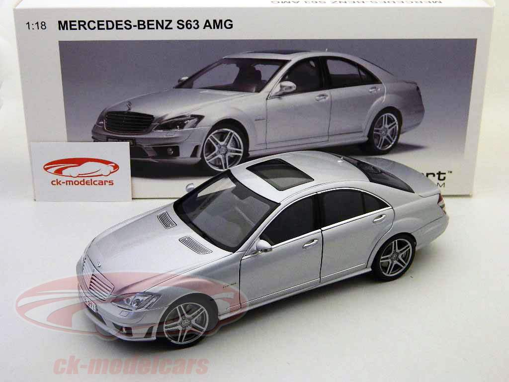 Mercedes-Benz S63 AMG silber / silver 1:18 AutoArt