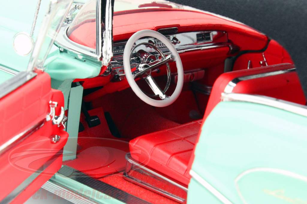 Buick Limited Closed Convertible Baujahr 1958 grün 1:18 SunStar