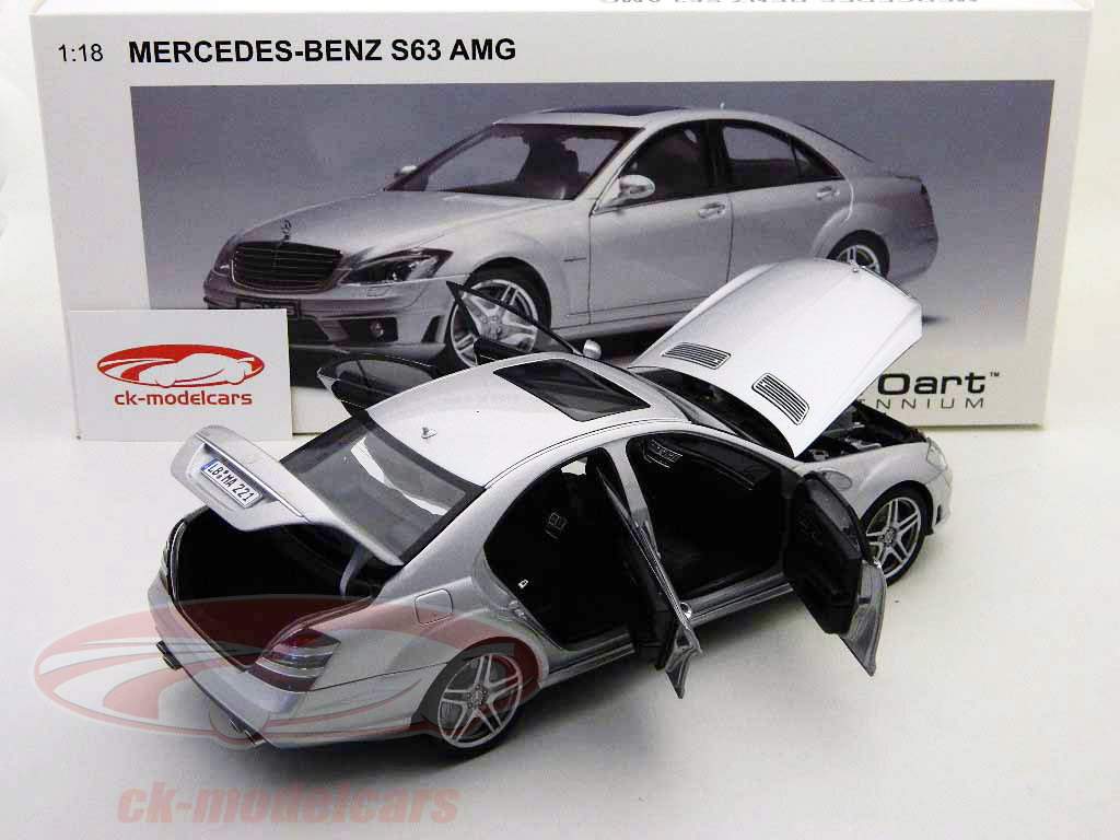 Mercedes-Benz S63 AMG silber / silver 1:18 AutoArt