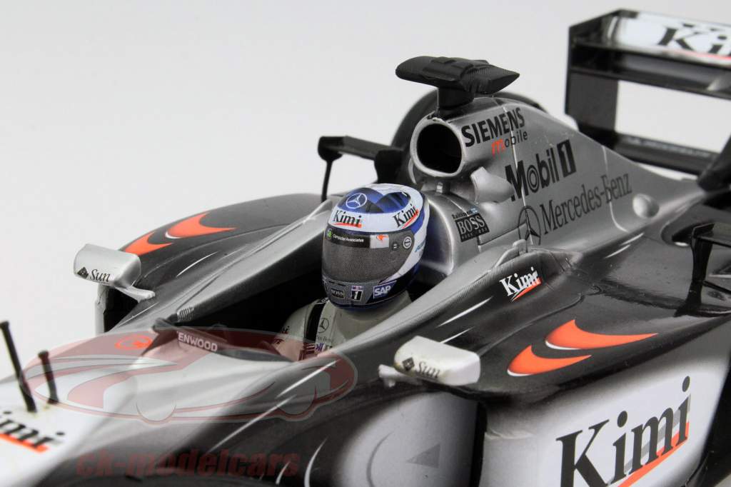 Kimi Räikkönen McLaren MP4-17 #4 Formel 1 2002 1:18 HotWheels