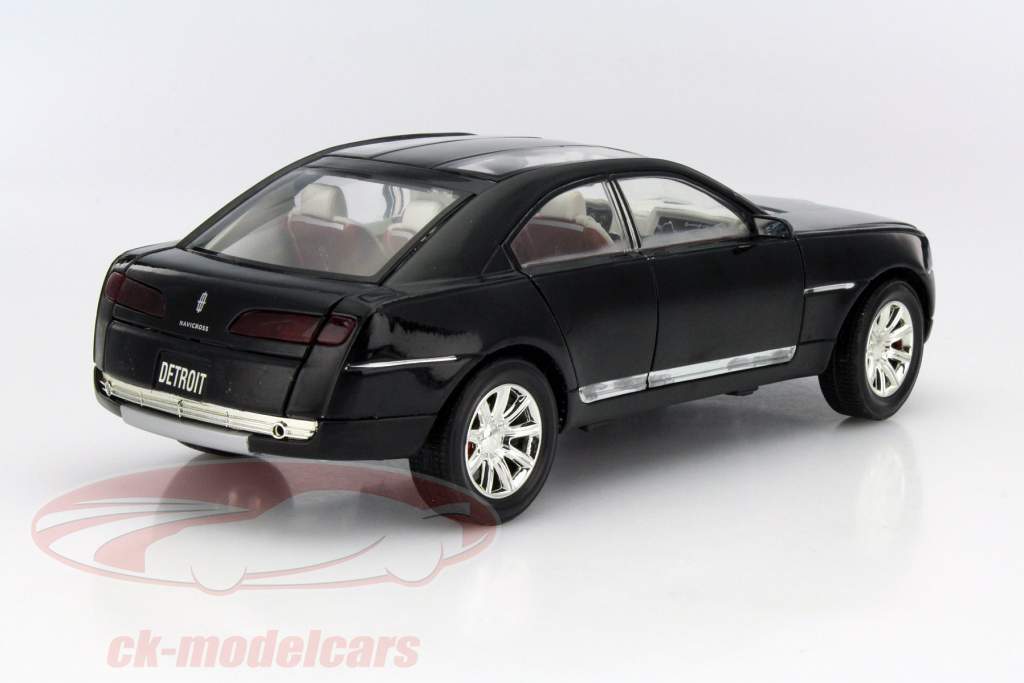 Lincoln Navicross Concept schwarz 1:18 MotorMax