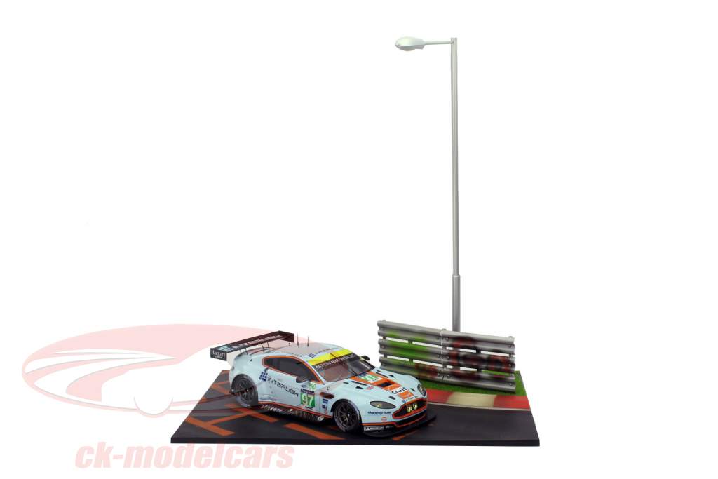 Racetrack Diorama Set Graffiti Fences 1:18 Tiny