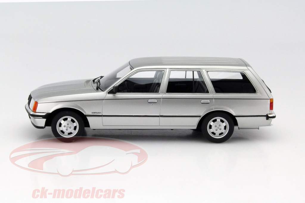 Opel Rekord E Caravan Baujahr 1981 silber 1:18 BoS-Models