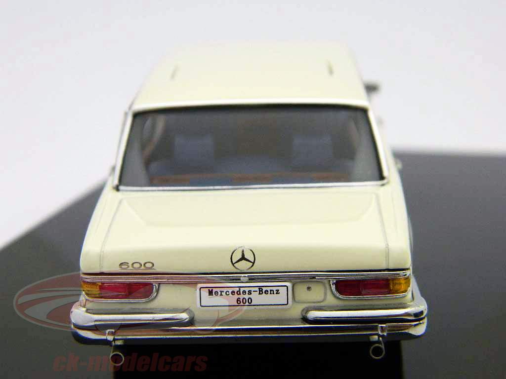 Mercedes-Benz 600 LWB (W100) Pullman blanco / blanco AutoArt 1:43