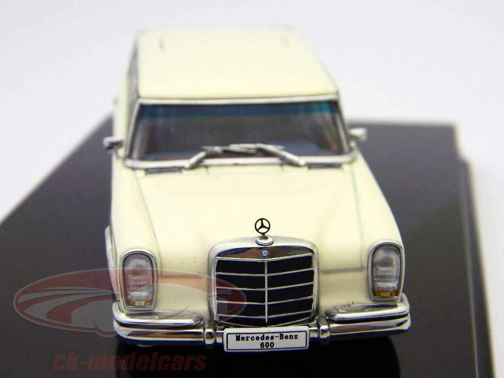 Mercedes-Benz 600 LWB (W100) Pullman branco / branco AutoArt 1:43