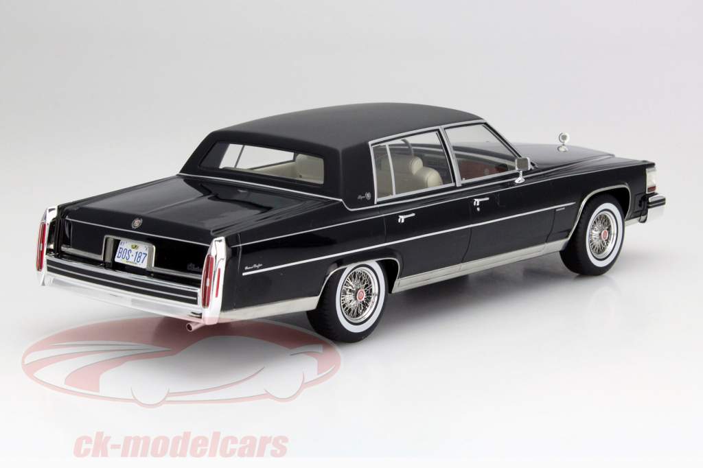 Cadillac Fleetwood Brougham Baujahr 1982 schwarz 1:18 BoS-Models