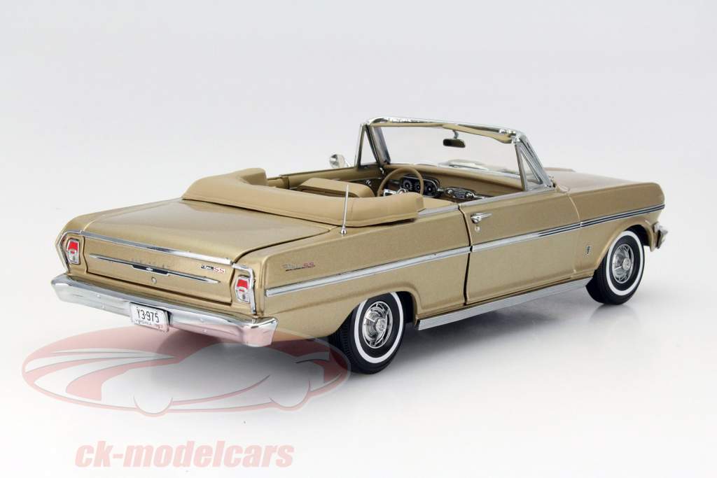Chevrolet Nova Open Convertible Année 1963 or 1:18 SunStar