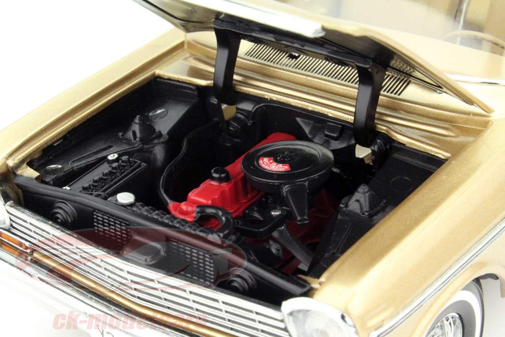 Chevrolet Nova Open Convertible Année 1963 or 1:18 SunStar