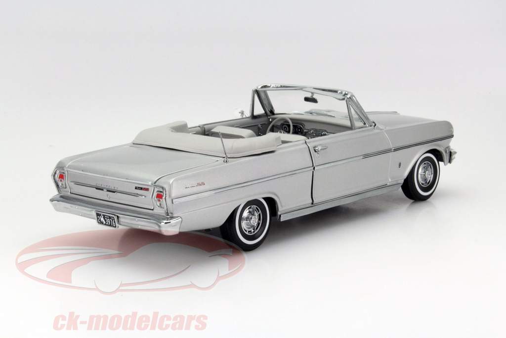 Chevrolet Nova Open Convertible An 1963 argent 1:18 SunStar