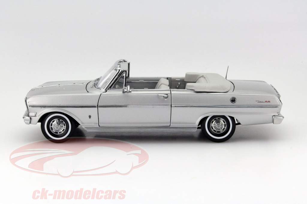 雪佛兰 Nova 开篷车 1963年 银色 1:18 太阳星 SunStar