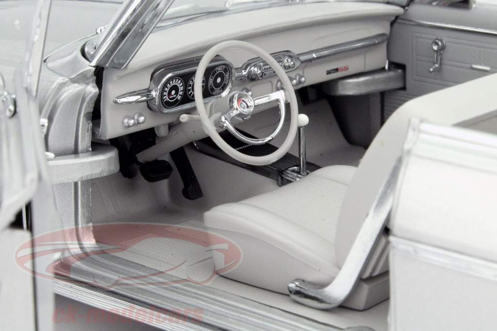 雪佛兰 Nova 开篷车 1963年 银色 1:18 太阳星 SunStar