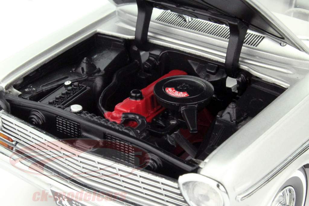 雪佛兰 Nova 开篷车 1963年 银色 1:18 太阳星 SunStar