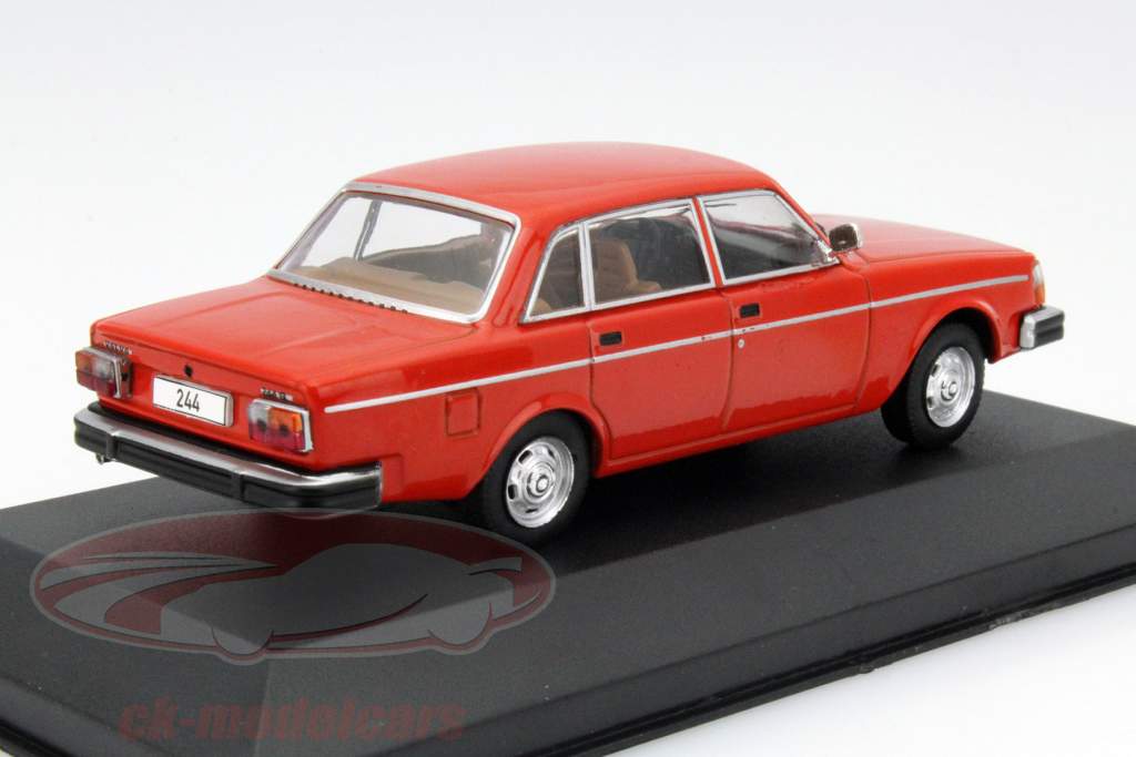 沃尔沃  244 1978年 红色 1:43 白箱模型 WhiteBox