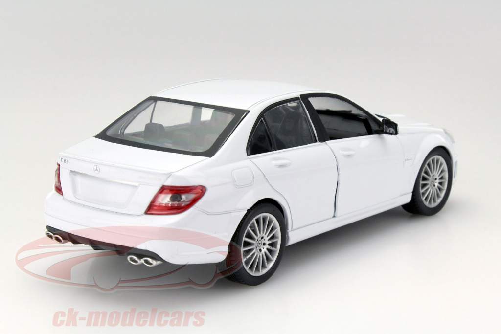 Mercedes-Benz C63 AMG Baujahr 2008 weiß 1:24 NewRay