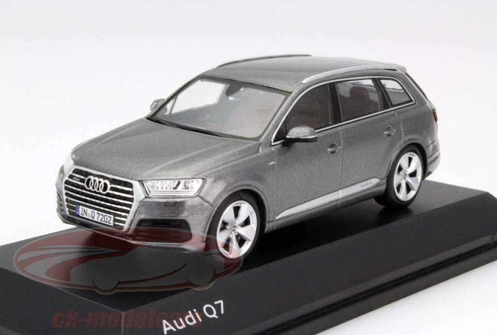 Audi Q7 Year 2015 graphite Grey 1:43 Spark