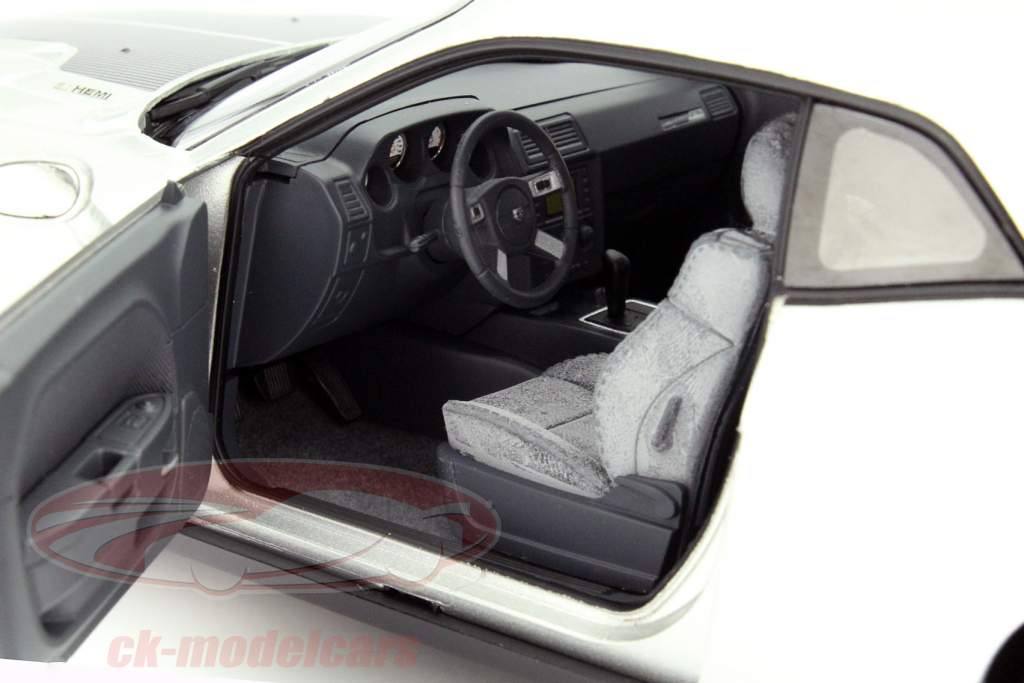 Dodge Challenger SRT8 Ano 2008 prata 1:18 Highway 61