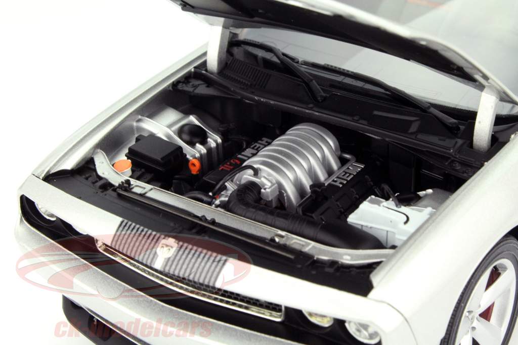Dodge Challenger SRT8 Anno 2008 argento 1:18 Highway 61