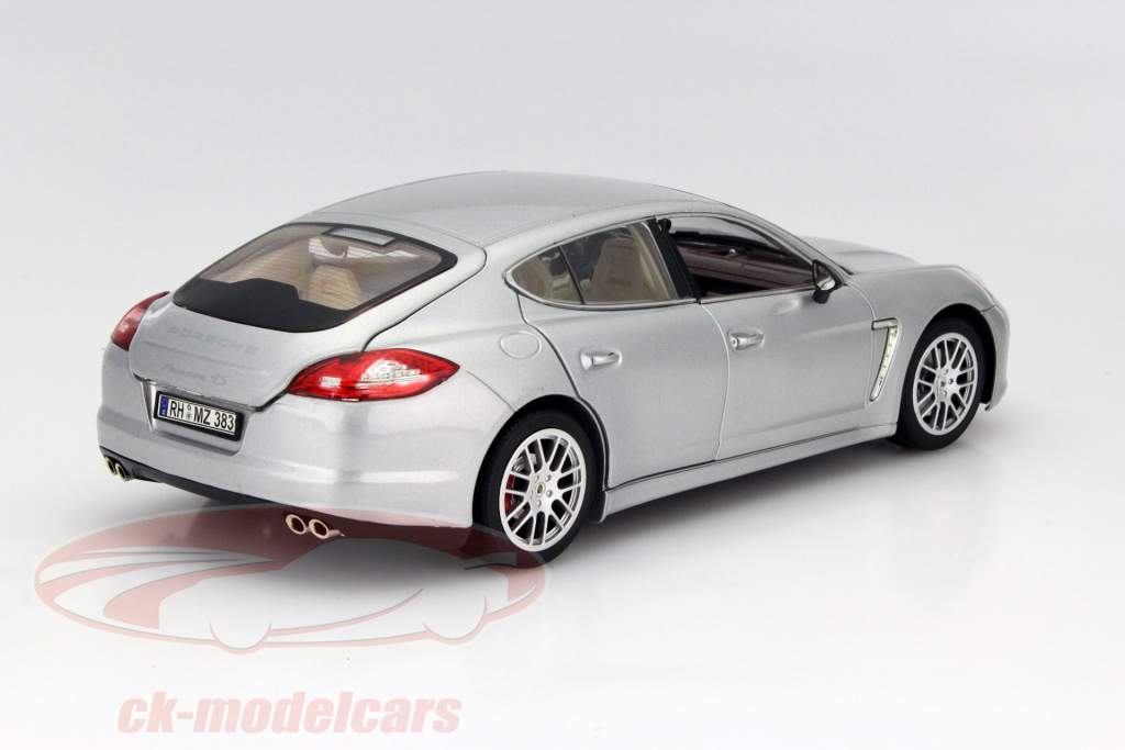 保时捷 Panamera 4S 2013年 银色 1:18 MZ Model