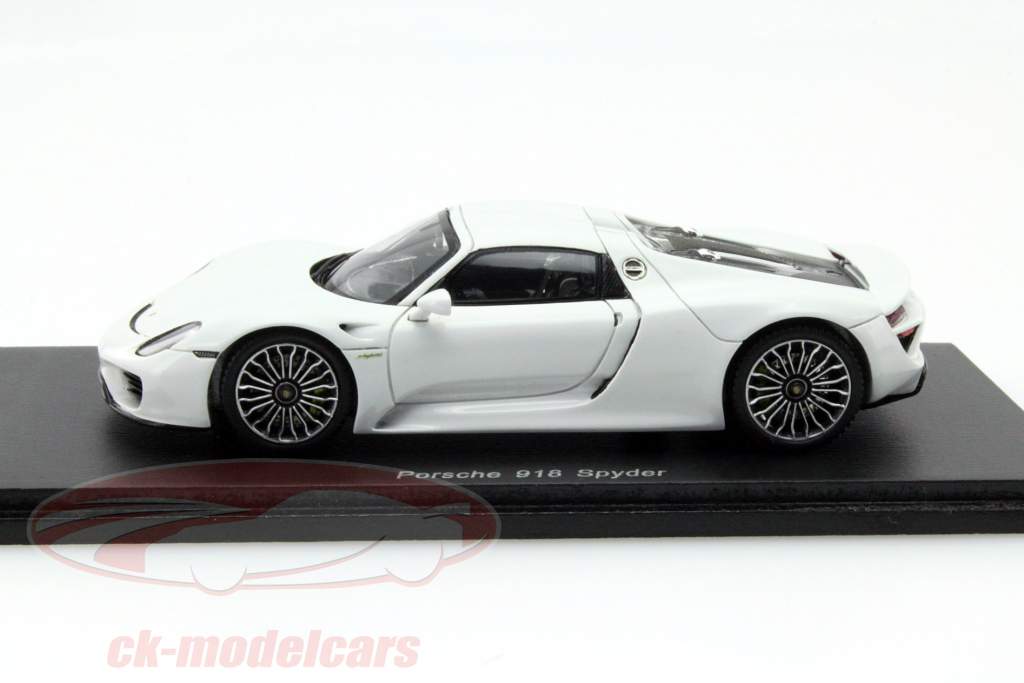 Porsche 918 Spyder Baujahr 2014 hellgrau 1:43 Spark
