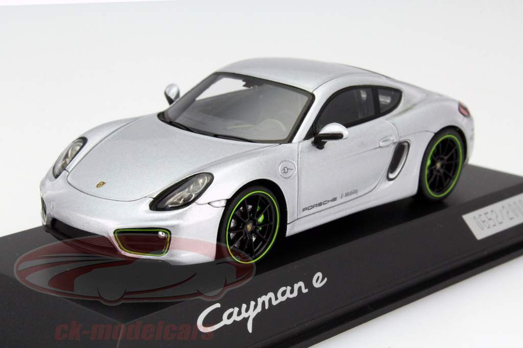 保时捷 Cayman e 银色 1:43 Spark