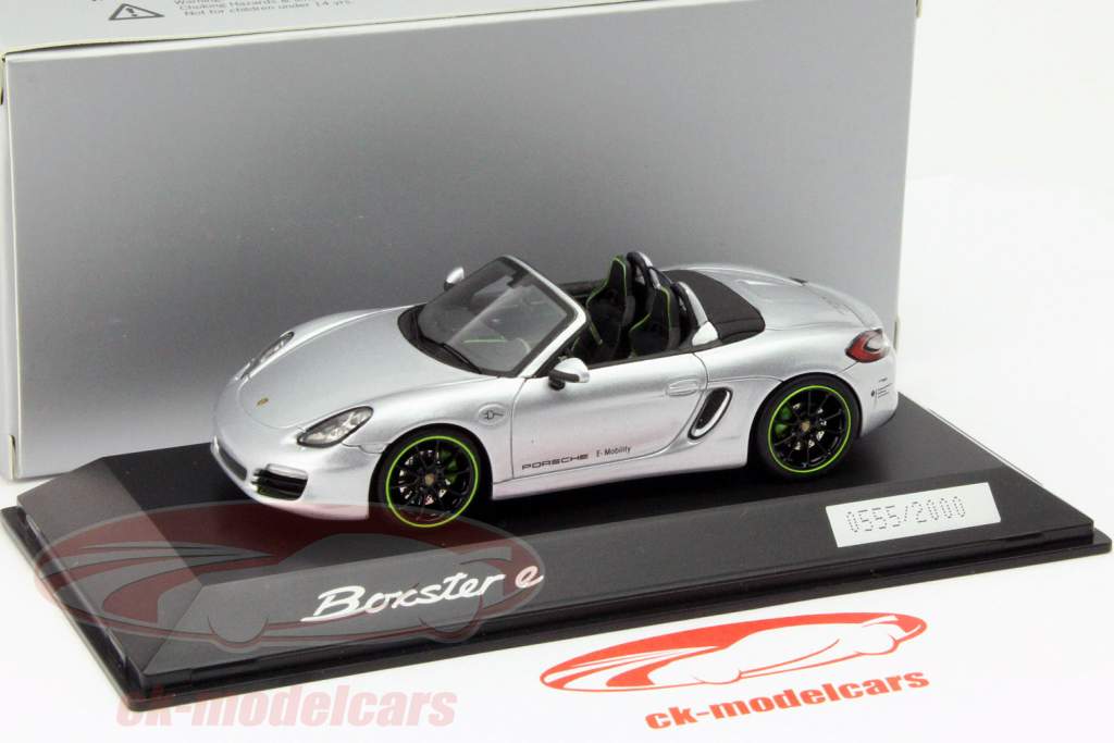 保时捷 Boxster e 银色 1:43 Spark