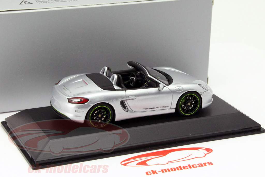 保时捷 Boxster e 银色 1:43 Spark
