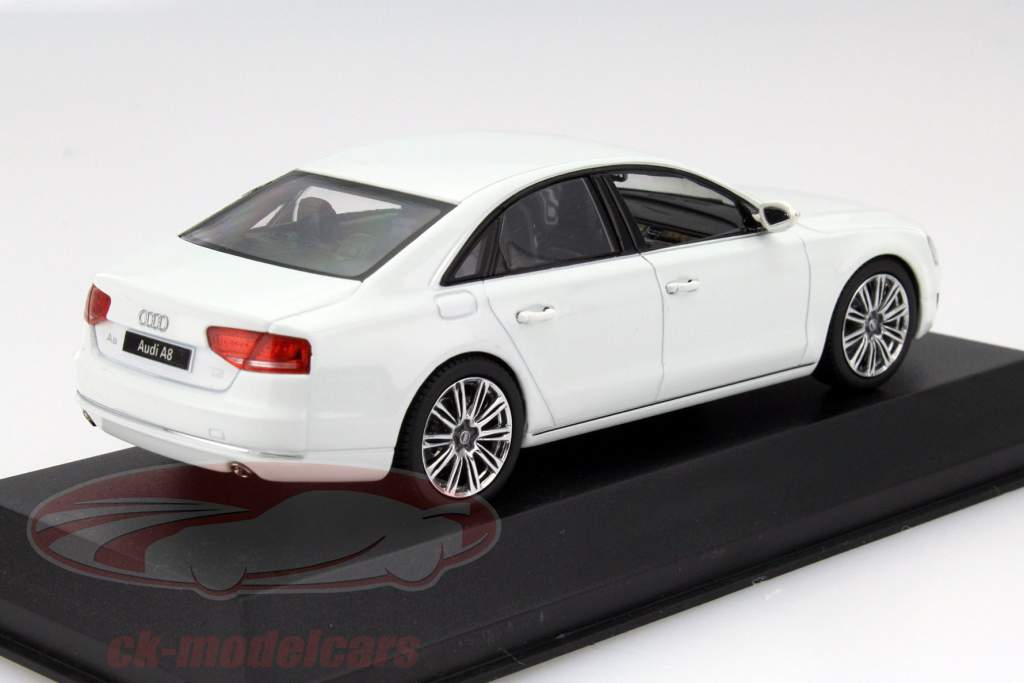 Audi A8 (D4) wit 1:43 Kyosho
