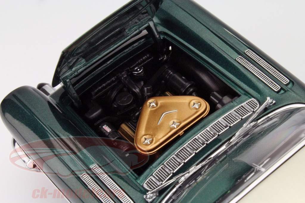 Cadillac Eldorado Brougham 新年 1957 绿 1:18 SunStar