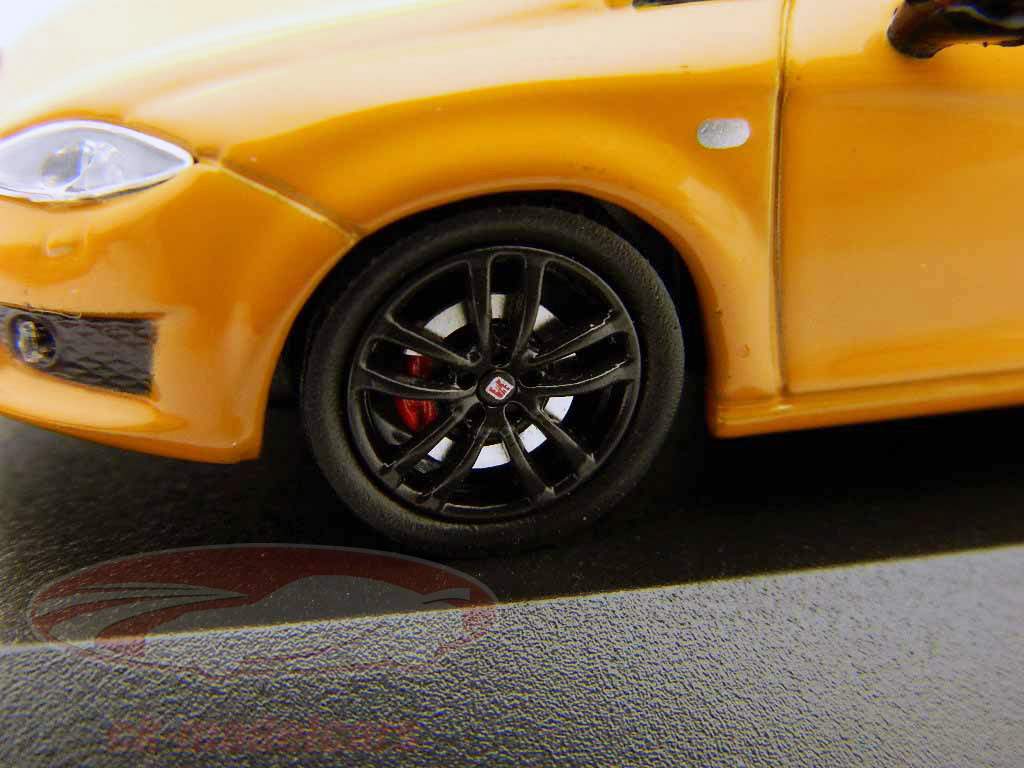 Seat Leon Cupra R Bj. 2011 orange 1:43 Fischer