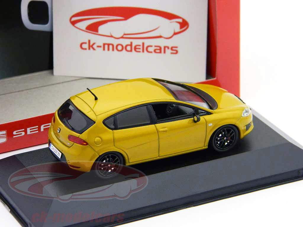 座位莱昂CUPRA R制造年份2011年黄金金属1:43渔民