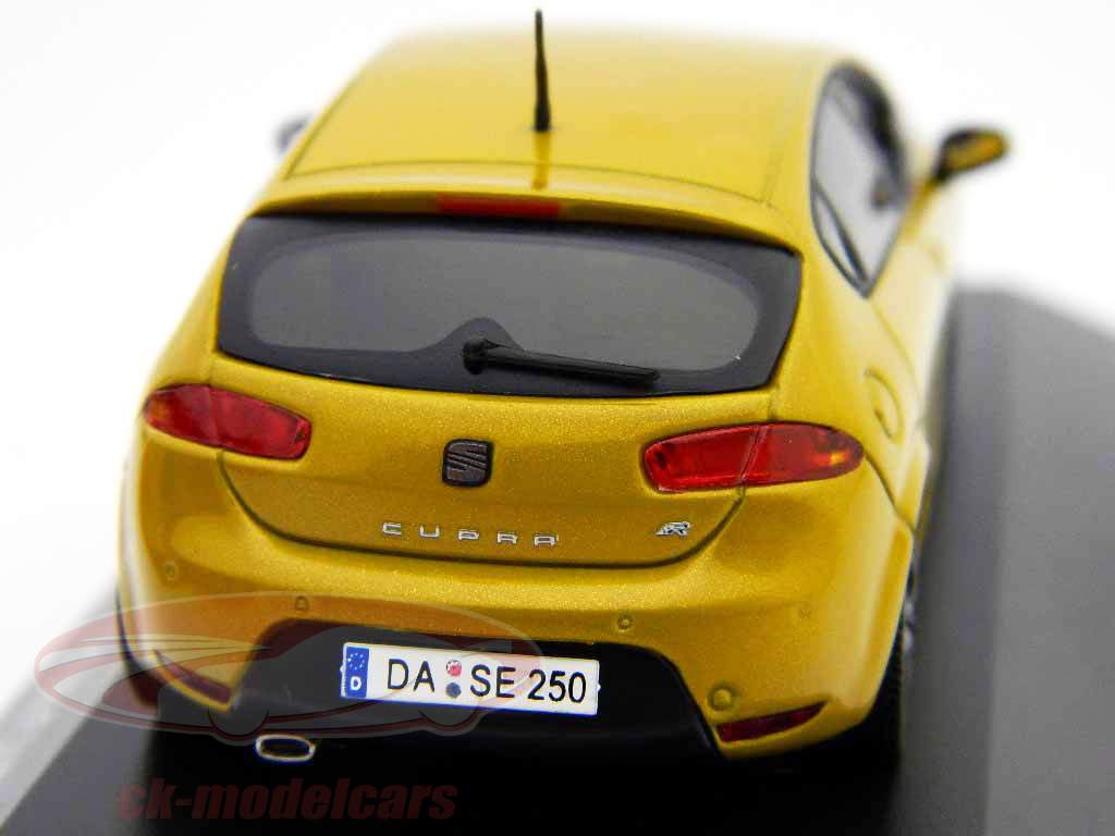 座位莱昂CUPRA R制造年份2011年黄金金属1:43渔民