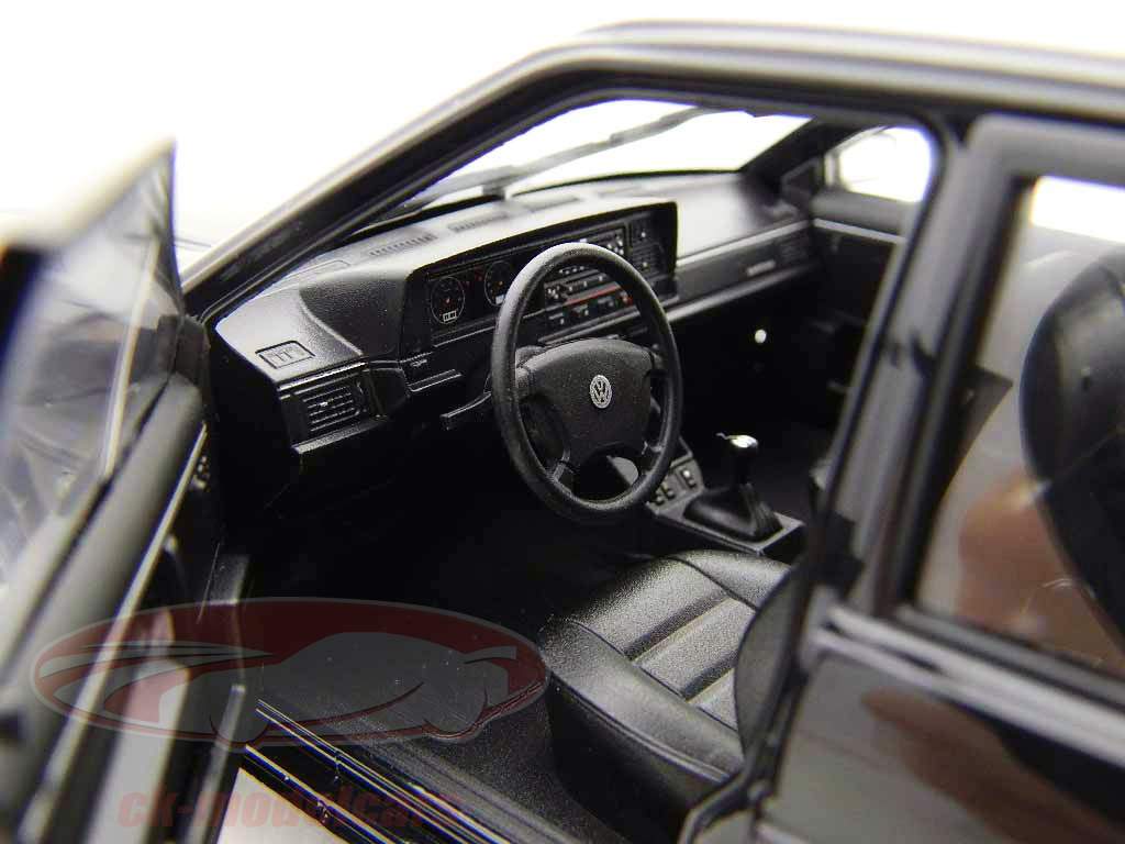 大众桑塔纳白金黑色/黑色1:18威力